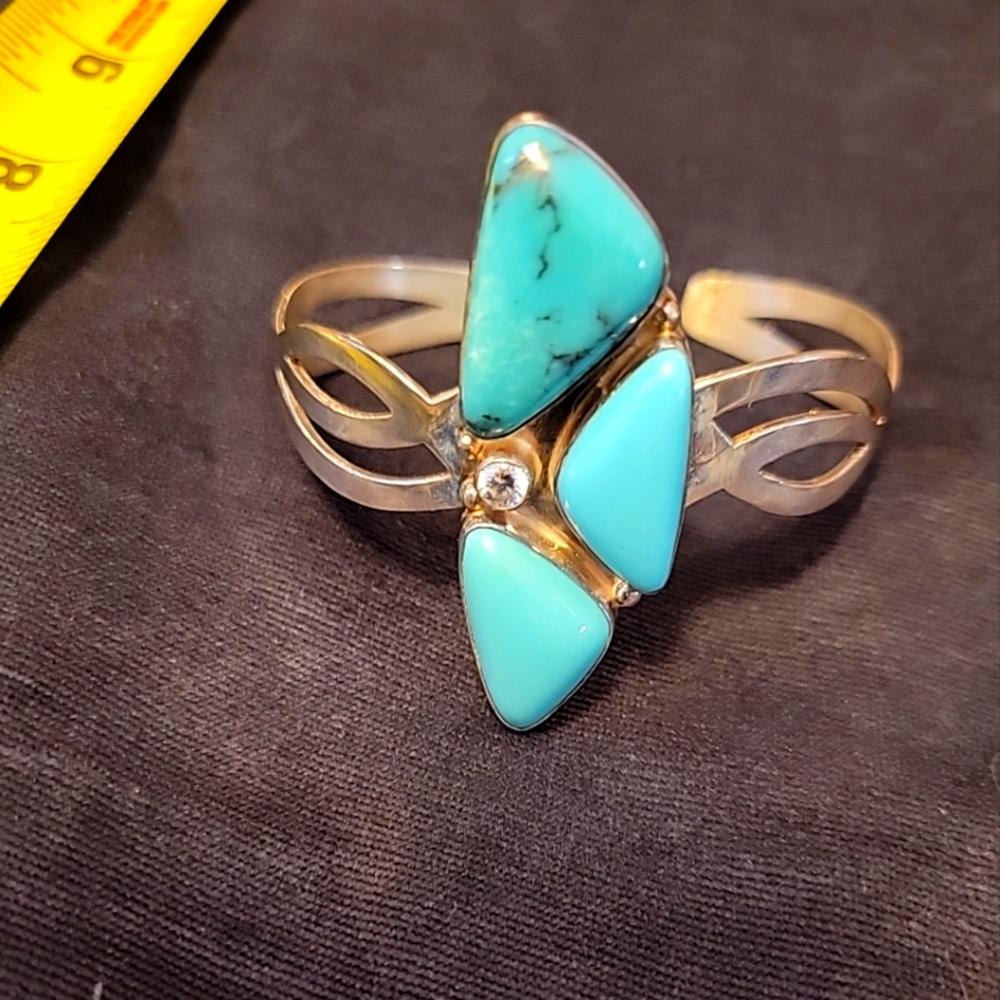 Stunning designer new turquoise bracelet NWT